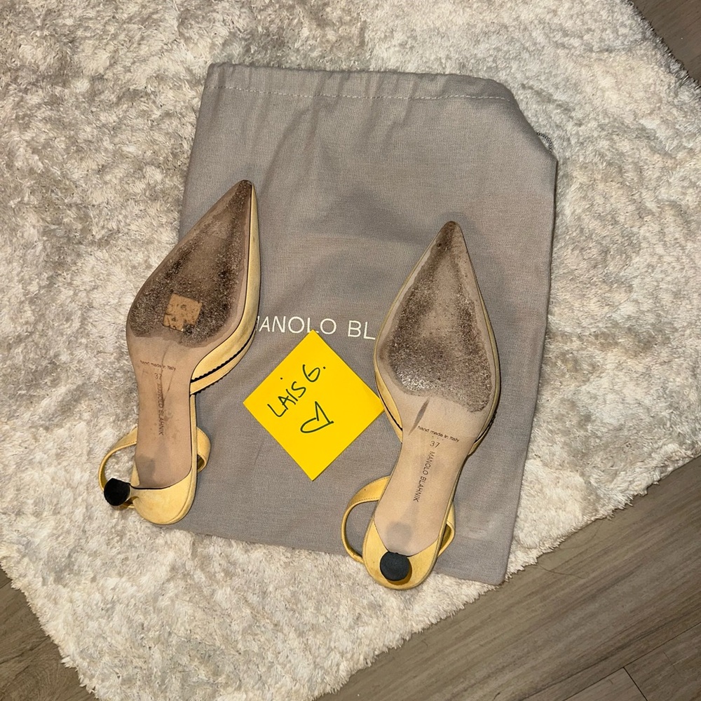 Manolo Blahnik Brontiasli Yellow Pointed-Toe Slingback Suede Pumps - Picture 10 of 11